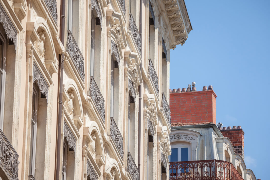 facade immeuble immobilier paris parisien